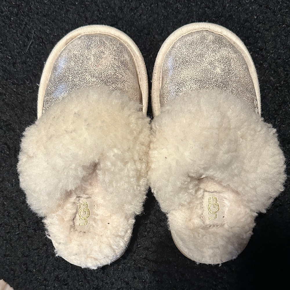 UGG Kids' Cream Fluffy Slippers